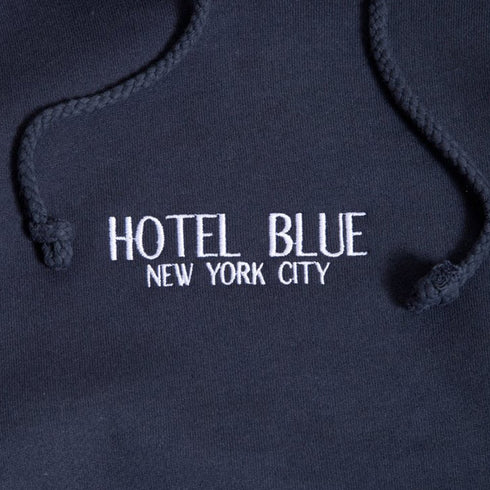 Hotel Blue Logo Embroidered Sweat A Capuche - Navy - Streetart.fr